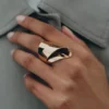 Bague drapée Éole, plaquée or 24 carats