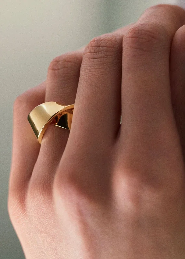 Bague Éole « Curled Ring » en édition plaquée or