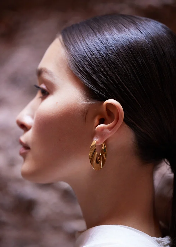 Boucles d’oreilles créoles fines Éole, édition plaquée or 24 carats
