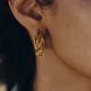 Boucles d’oreilles créoles ondulées Éole, édition dorée