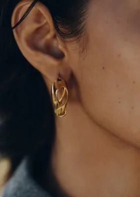 Boucles d’oreilles créoles ondulées Éole, édition dorée