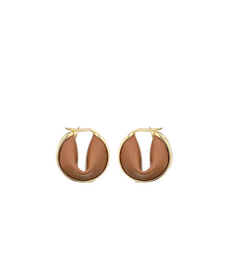 Boucles d’oreilles créoles Ormé, édition plaqué or avec cuir camel