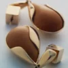 Boucles d’oreilles Ormé, édition plaquée or avec cuir camel