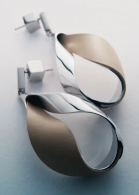 Boucles d’oreilles pendantes Ormé, édition argent rhodié avec cuir taupe
