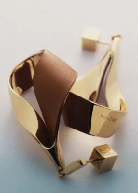 Boucles d’oreilles pendantes Ormé, édition plaquée or avec cuir camel