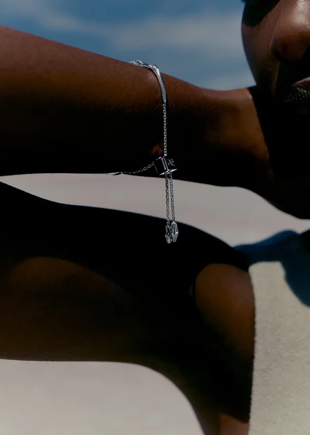 Bracelet Eroz, édition en laiton plaqué argent rhodié