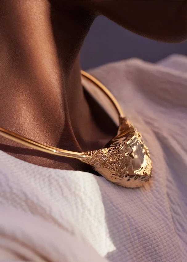 Collier Eroz, édition plaquée or 24 carats