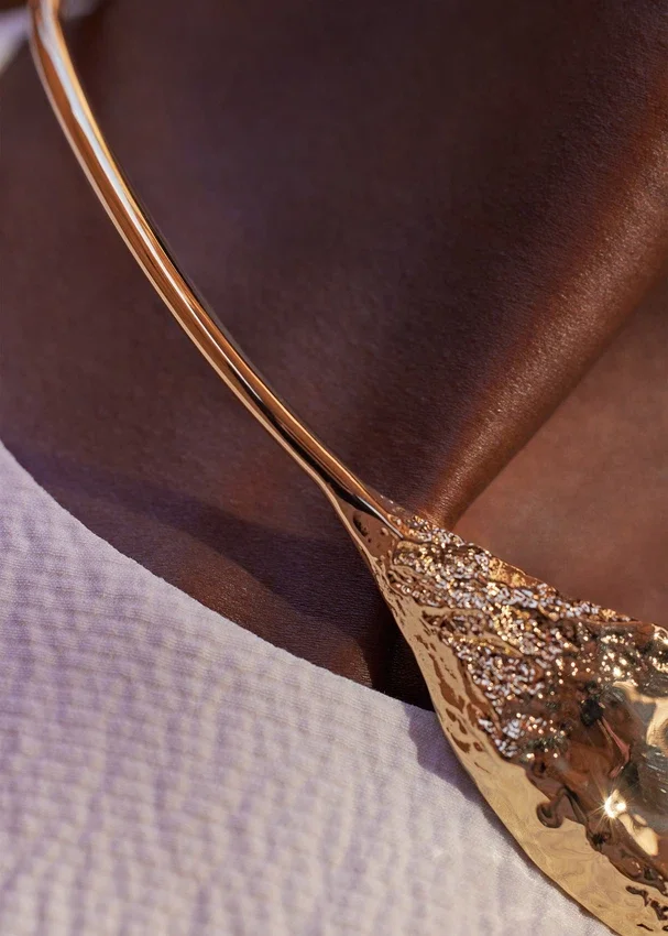 Collier Eroz, édition plaquée or 24 carats