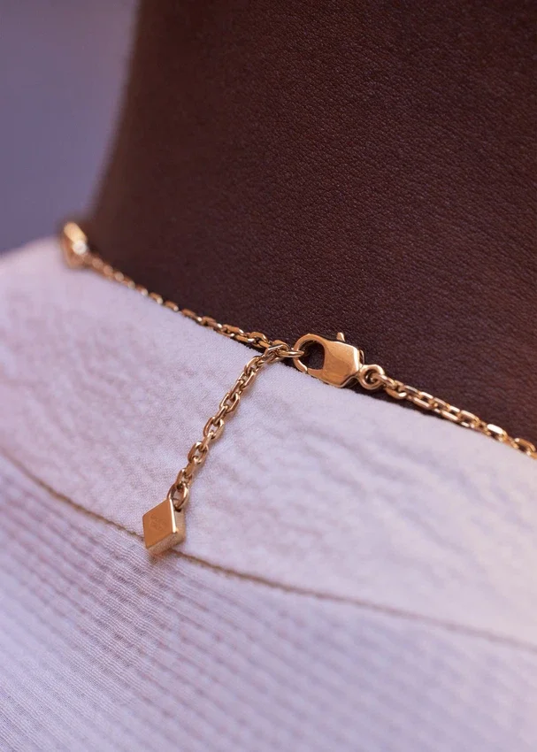 Collier Eroz, édition plaquée or 24 carats