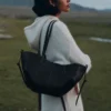 Cyme Mini Edition noir texturé avec surpiqûres écru