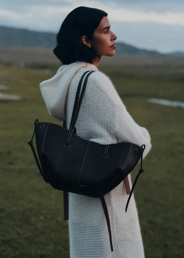 Cyme Mini Edition noir texturé avec surpiqûres écru
