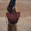 Cyme Tote Édition Cerise noire texturée