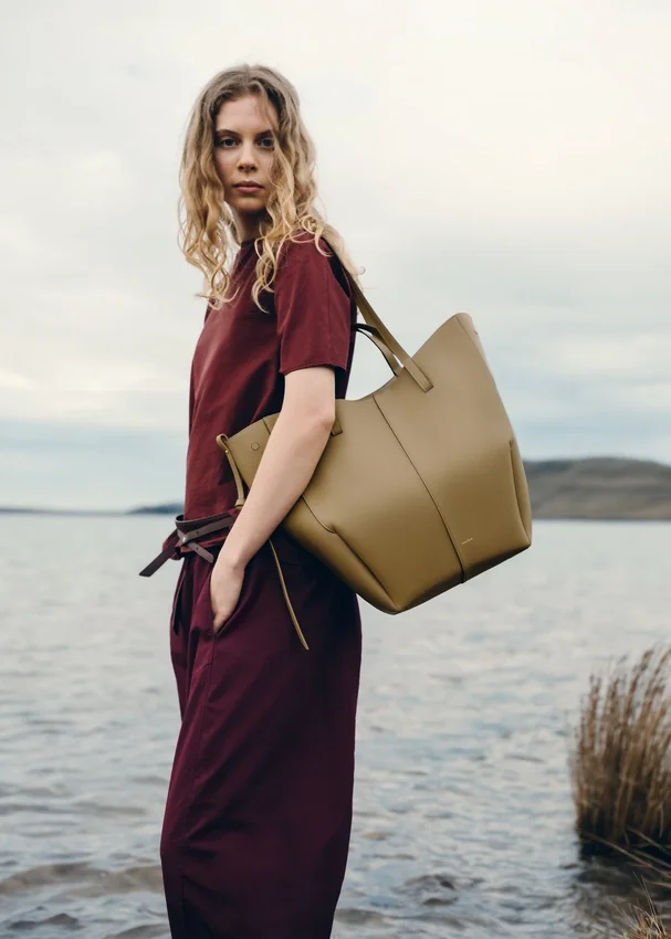 Cyme Tote Édition olive fumé texturé