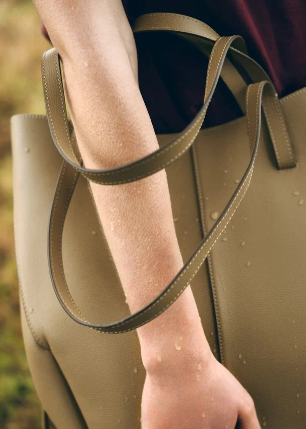 Cyme Tote Édition olive fumé texturé