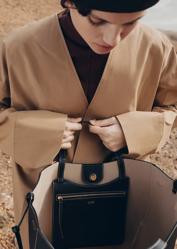 Cyme Tote Edition noir texturé avec surpiqûres écru