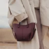Cyme Tote Nano Édition Cerise noire texturée