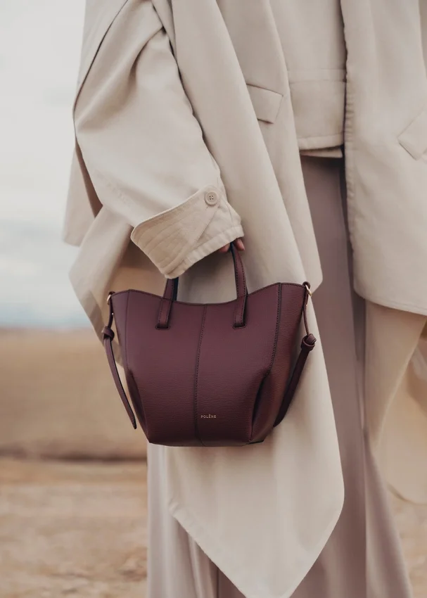 Cyme Tote Nano Édition Cerise noire texturée
