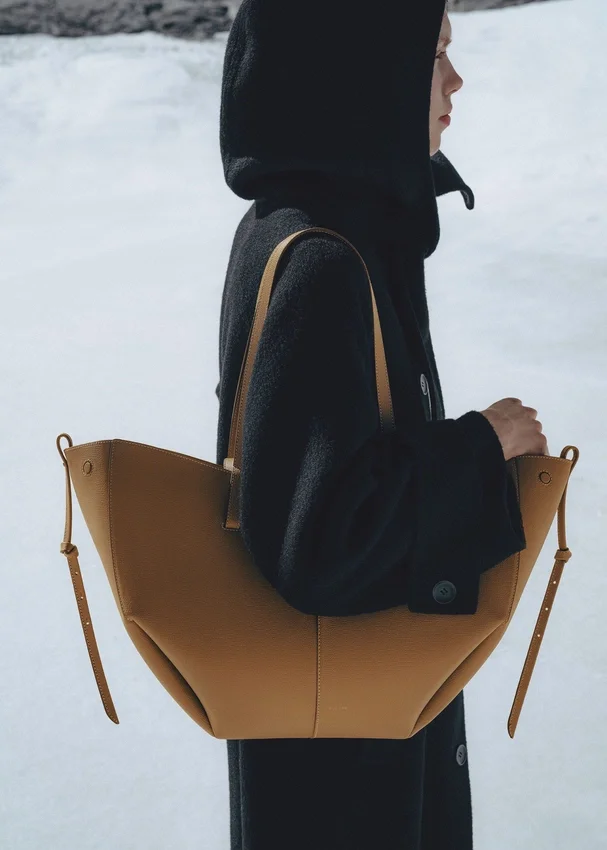 Édition Cyme, argile ocre texturée