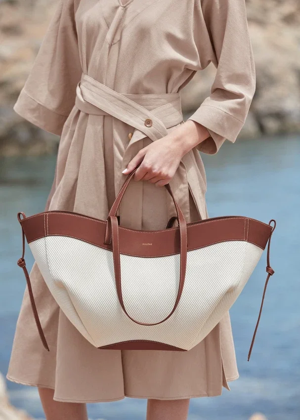 Édition Cyme en toile cognac