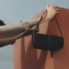 Édition Osmo Noir lisse avec surpiqûres écru
