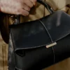 Mokki Mini Edition noir texturé avec surpiqûres écru