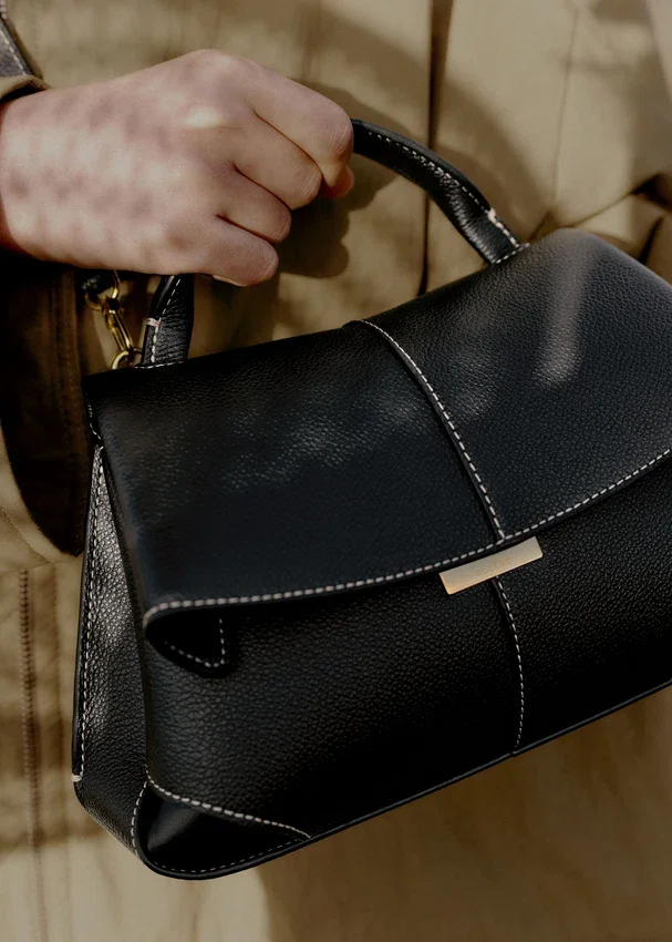 Mokki Mini Edition noir texturé avec surpiqûres écru