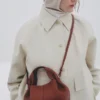 Numéro Neuf Mini Edition, argile rouge texturée