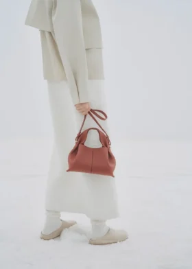Numéro Neuf Mini Edition, argile rouge texturée