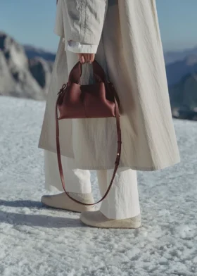 Numéro Neuf Mini Edition, cerise noire texturée