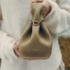 Numéro Neuf Mini Edition, olive fumé texturé