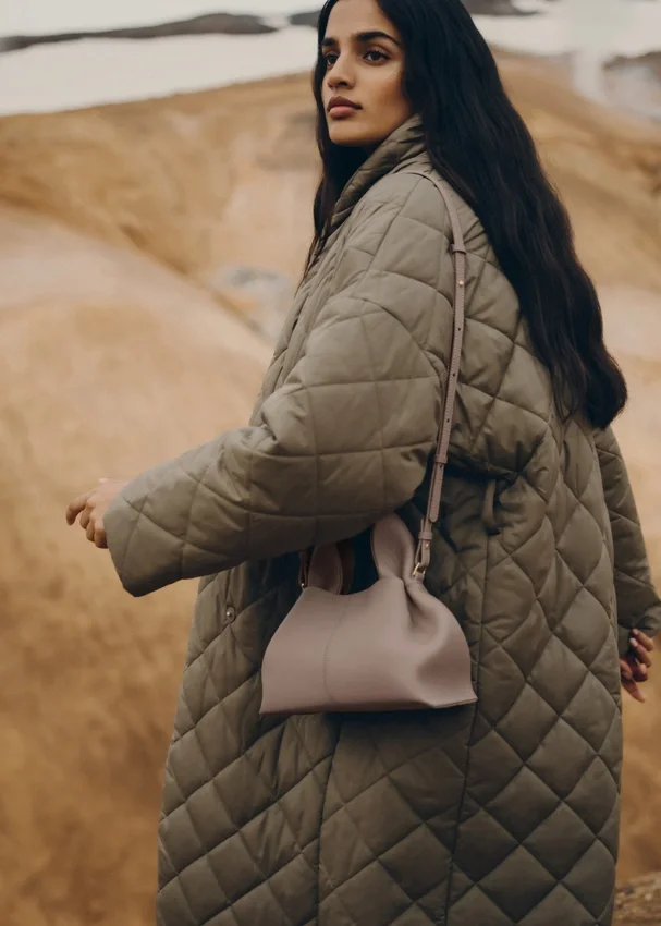 Numéro Neuf Mini Edition, taupe texturé