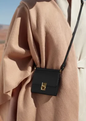 Numéro Sept Crossbody, édition portefeuille, noir texturé