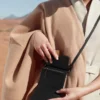 Numéro Sept Crossbody, édition portefeuille, noir texturé
