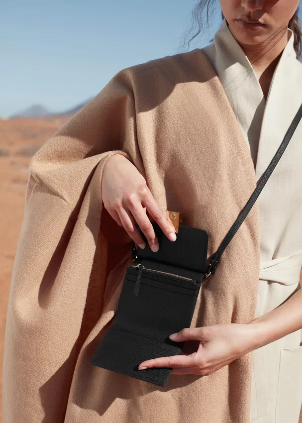 Numéro Sept Crossbody, édition portefeuille, noir texturé