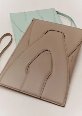 Pochette Nodde, édition taupe